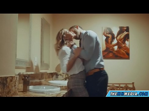 ❤️ Apabila awek berambut perang menggoda anda di tandas awam Lucah di lucah ms.pornpk.ru ❌